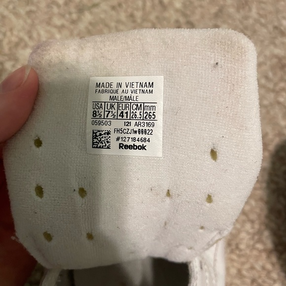 Mens Reebok Classics - Picture 3 of 5